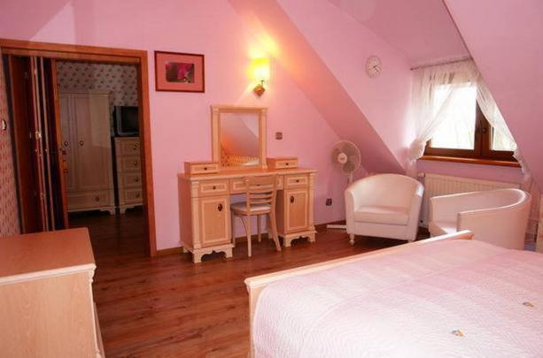 Hotel Zajazd U Dudziarza à Kościan Chambre photo